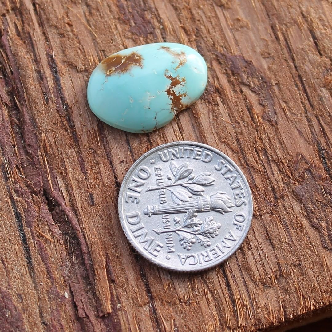 Blue Stone Mountain Turquoise cabochon with red matrix
Instagram    $13.80 for 4.9 carats un-backed & untreated Nevada turquoise
#februarysale