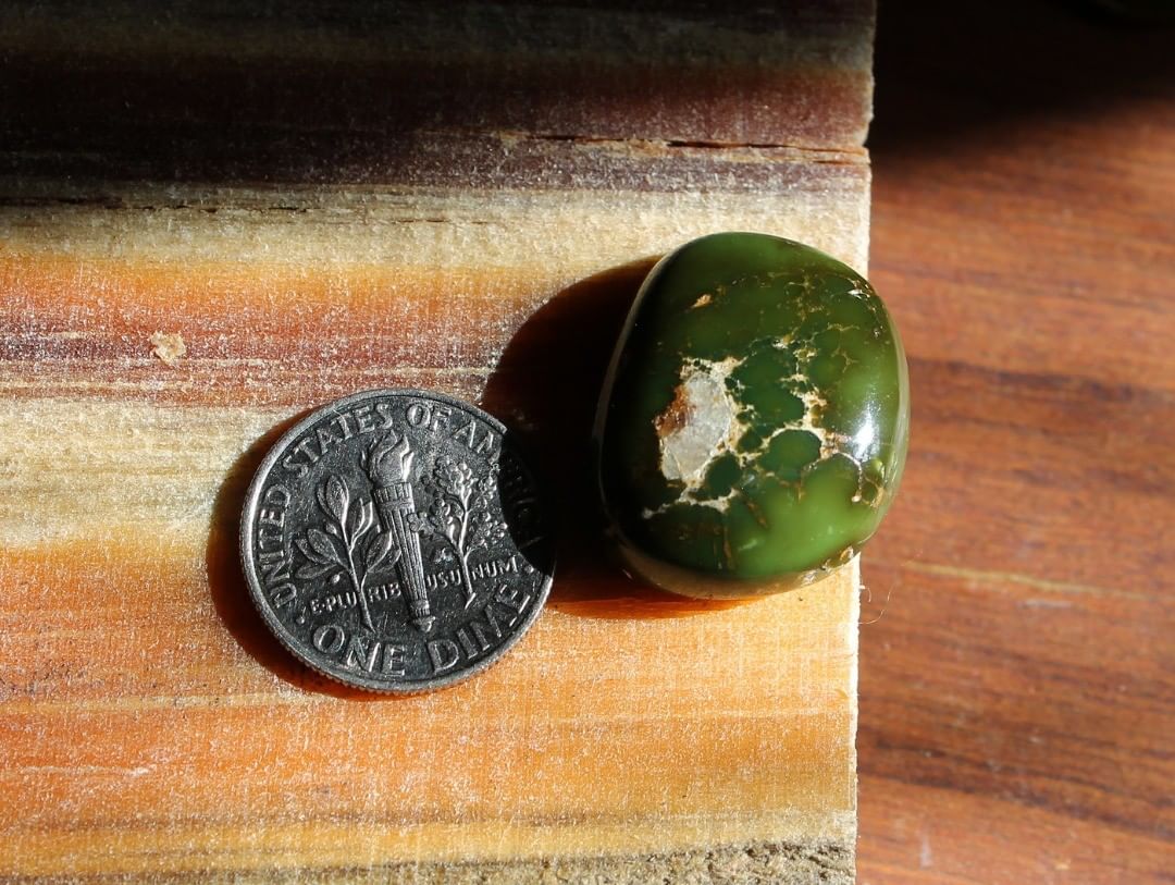 Thick Green Stone Mountain Turquoise Cabochon
Contact us  $96.31 for 25.8 carats untreated & un-backed Nevada turquoise
