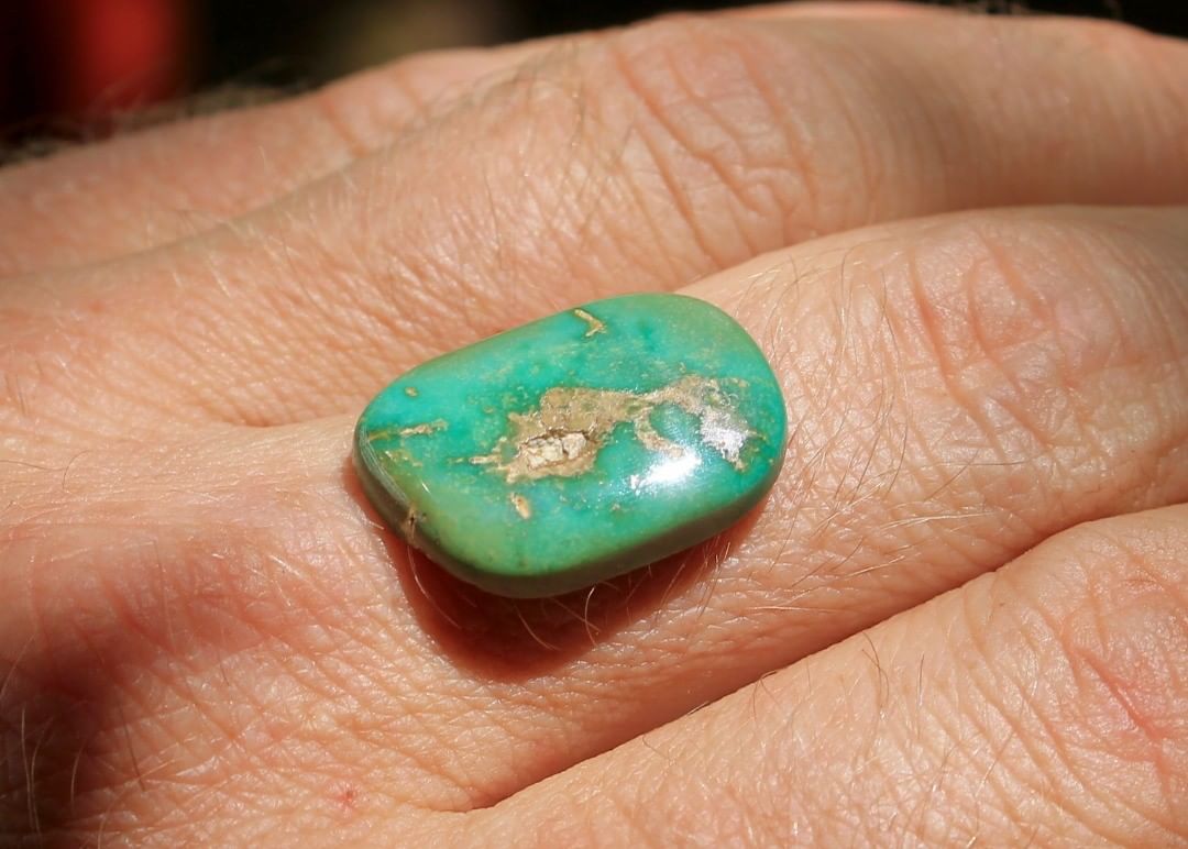 Natural green Stone Mountain Turquoise cabochon

$29 for 10.6 carats untreated & un-backed Nevada turquoise