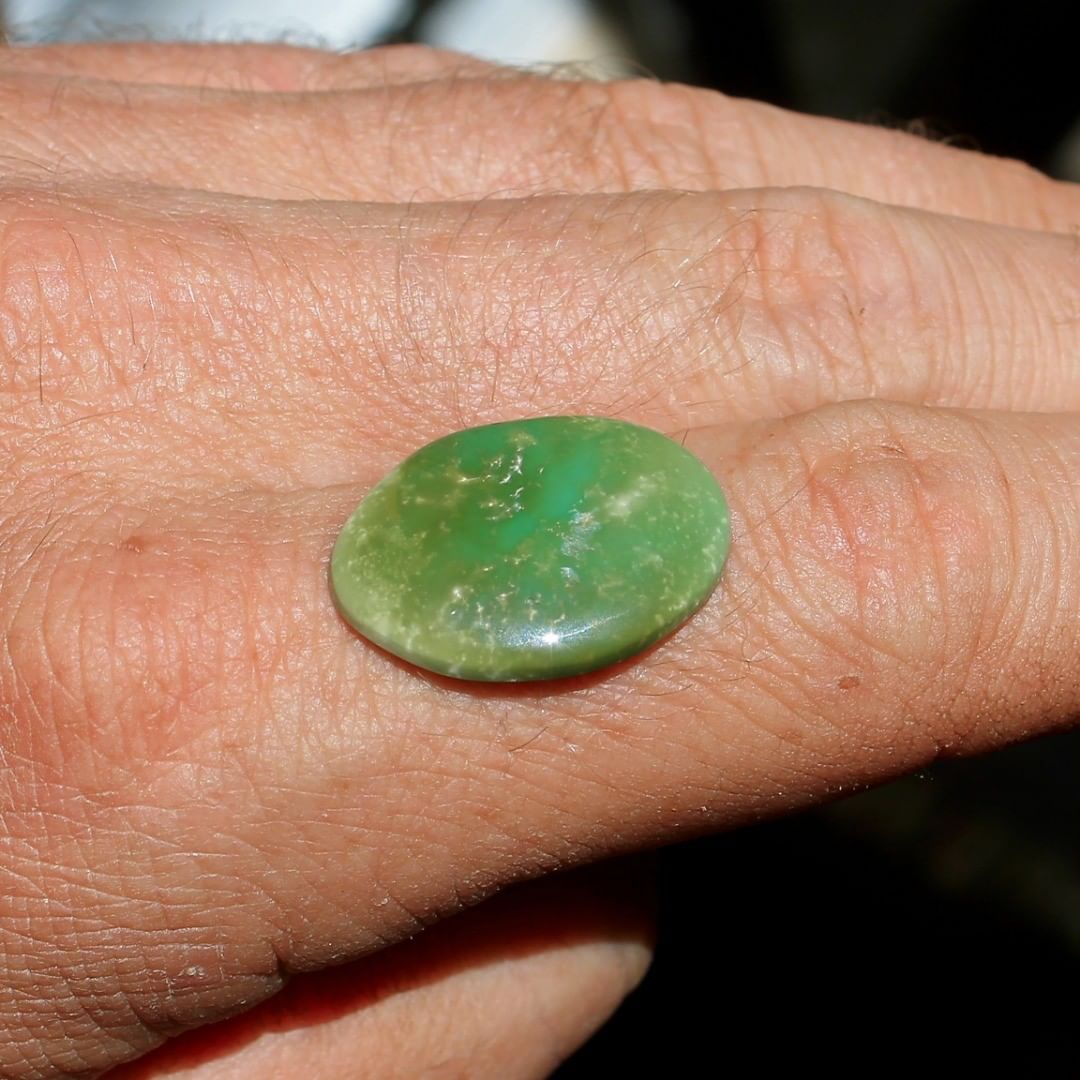 Natural oval green Stone Mountain Turquoise cabochon

$28 for 10.8 carats untreated & un-backed Nevada turquoise